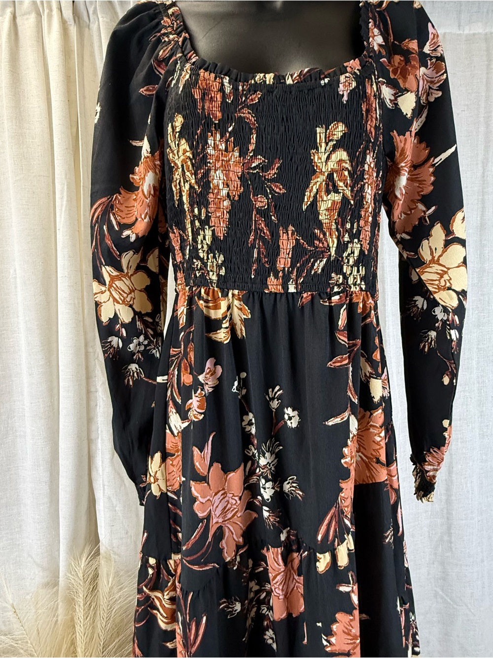 Mittoshop Black Long Sleeve Floral Smocked Midi Dress